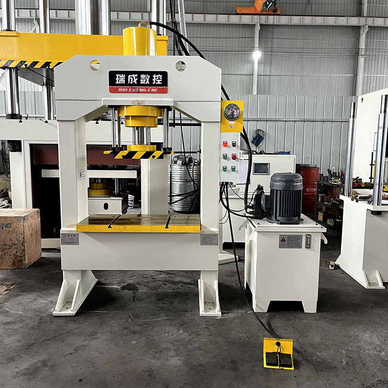 100吨龙门液压机四柱导向